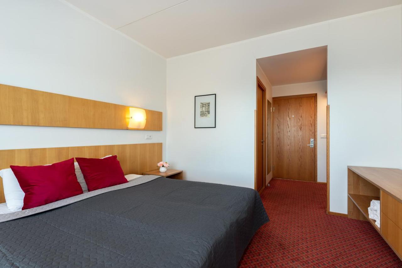 Raadimoisa Hotell Tartu Zewnętrze zdjęcie