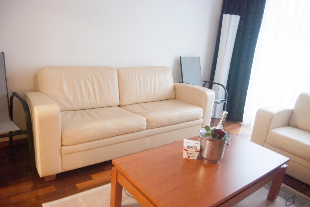 Raadimoisa Hotell Tartu Zewnętrze zdjęcie