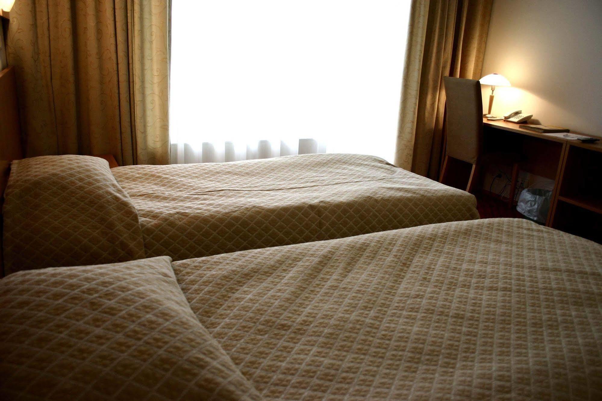 Raadimoisa Hotell Tartu Zewnętrze zdjęcie