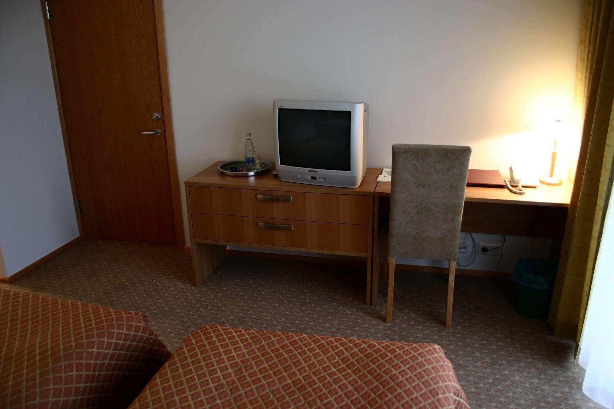 Raadimoisa Hotell Tartu Zewnętrze zdjęcie