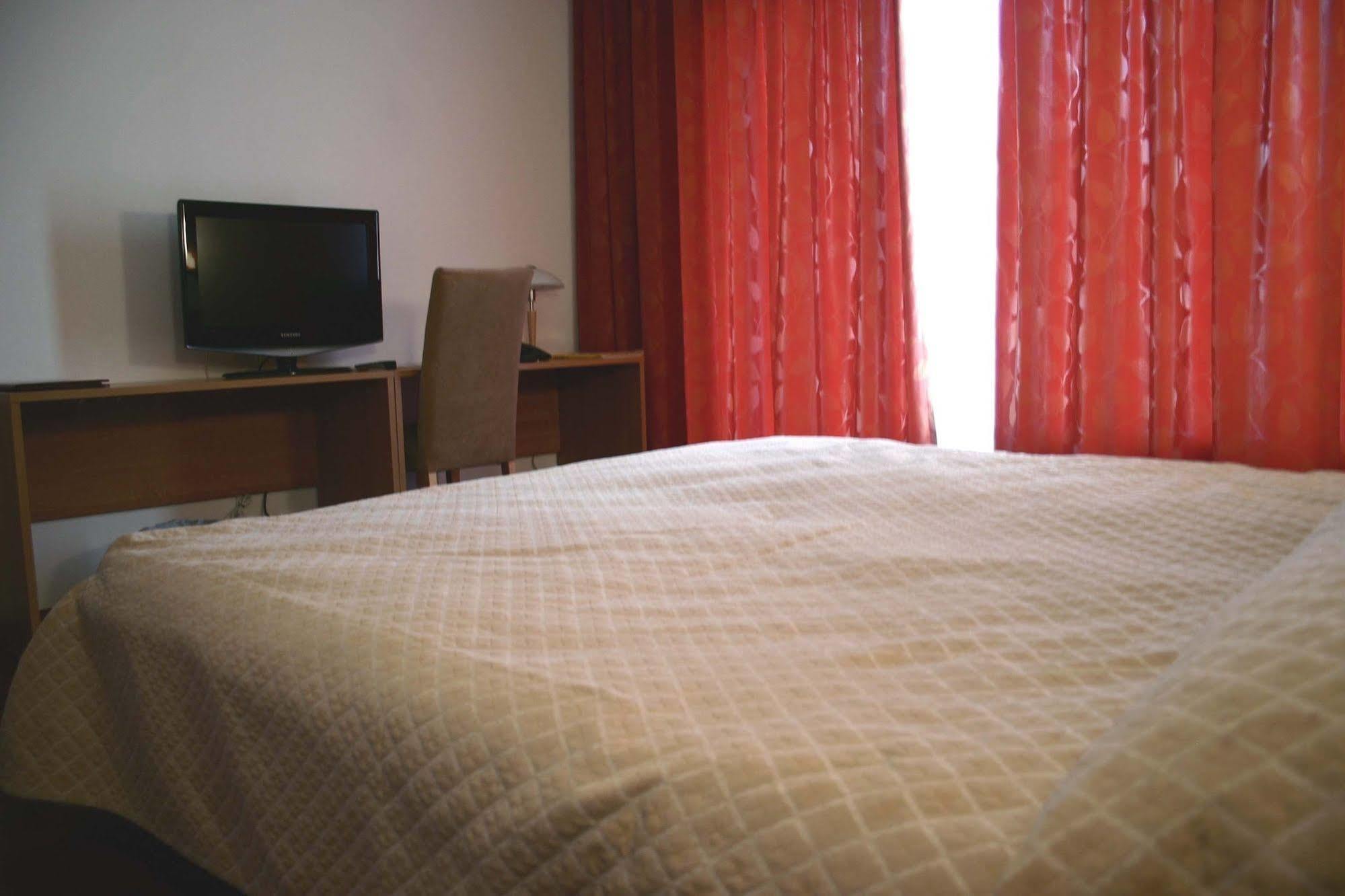 Raadimoisa Hotell Tartu Zewnętrze zdjęcie